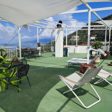 Olindo Apartment E Cristina Apartments ヴィーコ・エクエンセ エクステリア 写真