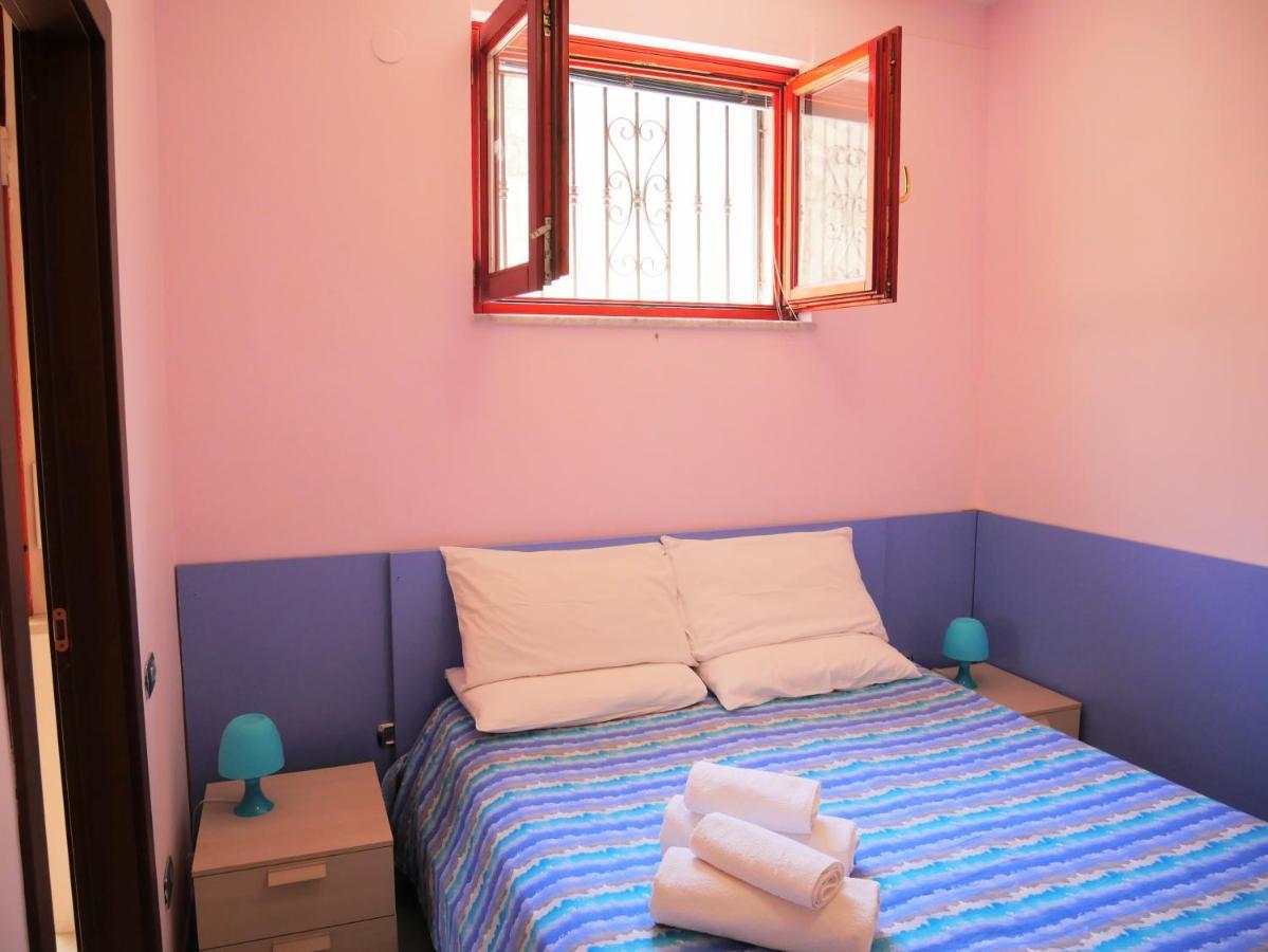 Olindo Apartment E Cristina Apartments ヴィーコ・エクエンセ エクステリア 写真
