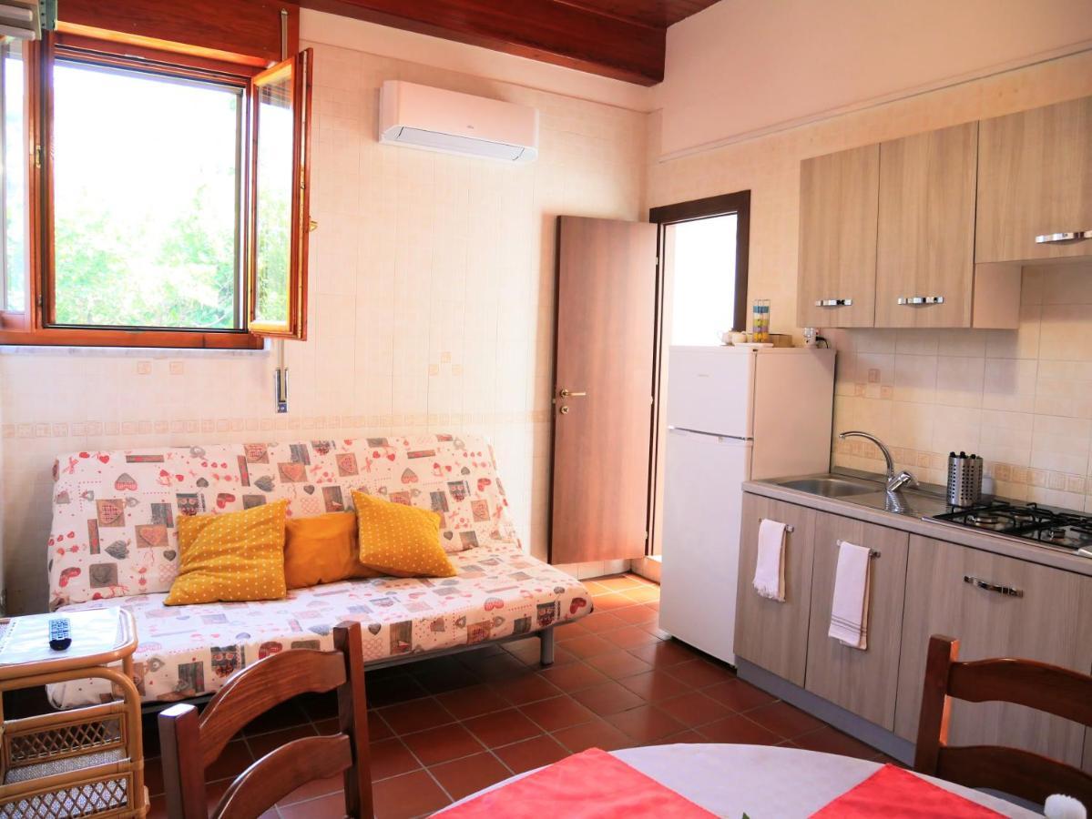 Olindo Apartment E Cristina Apartments ヴィーコ・エクエンセ エクステリア 写真