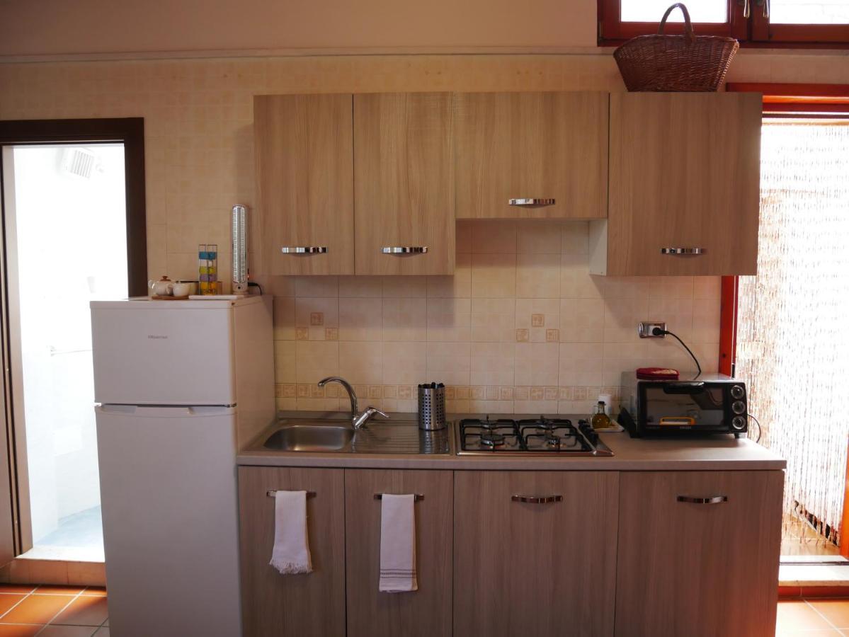 Olindo Apartment E Cristina Apartments ヴィーコ・エクエンセ エクステリア 写真