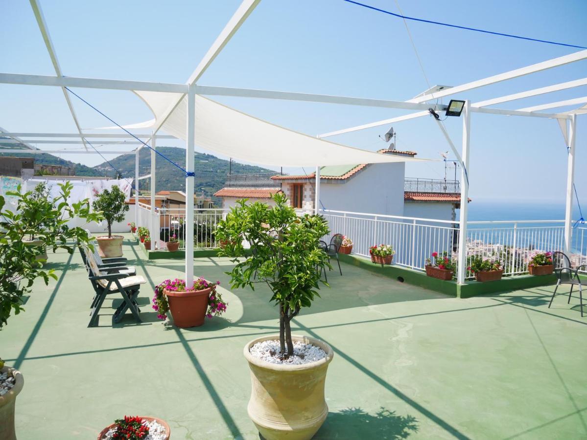 Olindo Apartment E Cristina Apartments ヴィーコ・エクエンセ エクステリア 写真