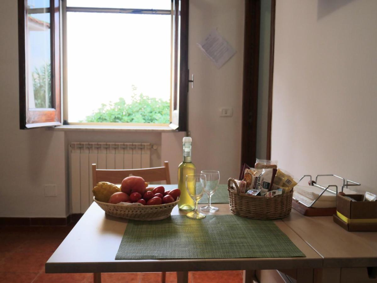 Olindo Apartment E Cristina Apartments ヴィーコ・エクエンセ エクステリア 写真