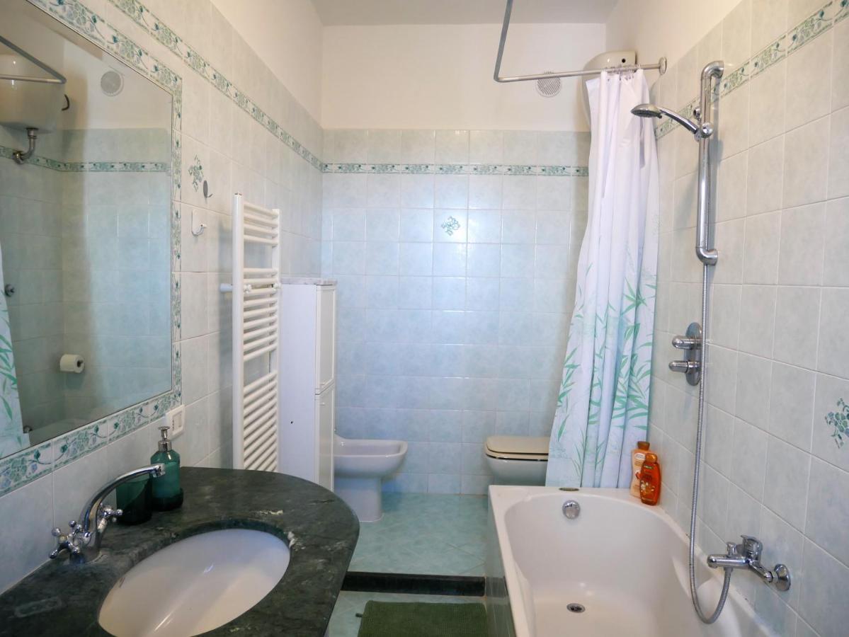 Olindo Apartment E Cristina Apartments ヴィーコ・エクエンセ エクステリア 写真