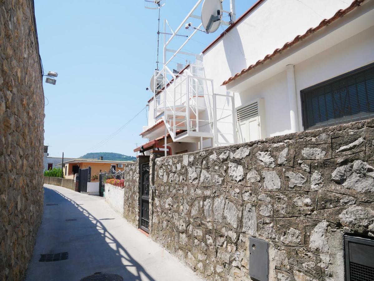 Olindo Apartment E Cristina Apartments ヴィーコ・エクエンセ エクステリア 写真