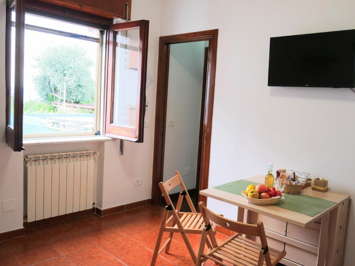 Olindo Apartment E Cristina Apartments ヴィーコ・エクエンセ エクステリア 写真
