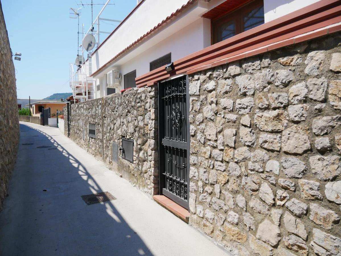 Olindo Apartment E Cristina Apartments ヴィーコ・エクエンセ エクステリア 写真